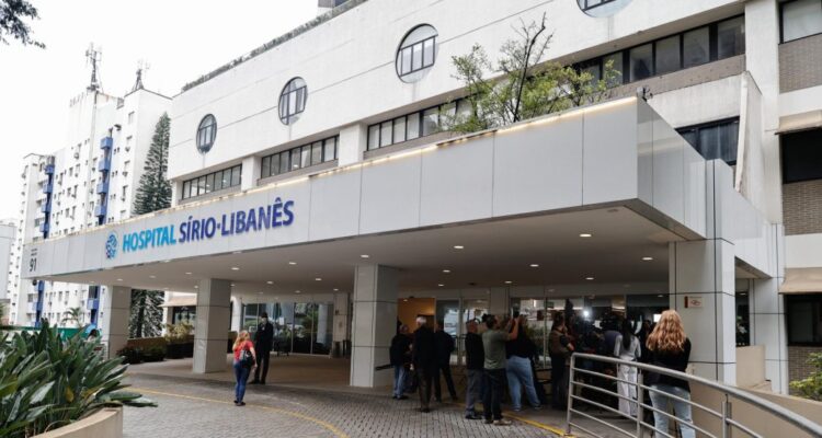 Lula da Silva se recupera en cuidados intensivos de una cirugía para drenar una hemorragia intracraneal 1 Lula hospitalizado
