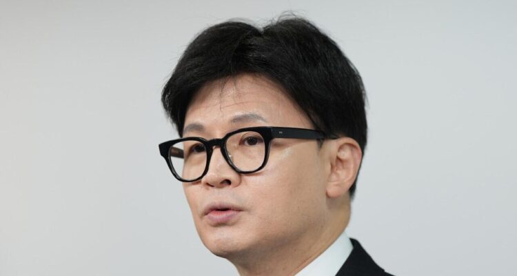 Líder del partido gobernante surcoreano renunció tras destitución del presidente Yoon Suk-yeol 1 Corea