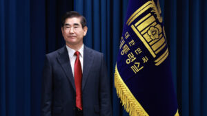 El presidente de Corea del Sur anunció el levantamiento de la ley marcial 3 Ministro de defensa de Corea Kim Yong hyun