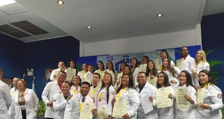 La Casa de Salud y Saberes egresó a 88 nuevos especialistas y sub-especialistas 1 SAHUM