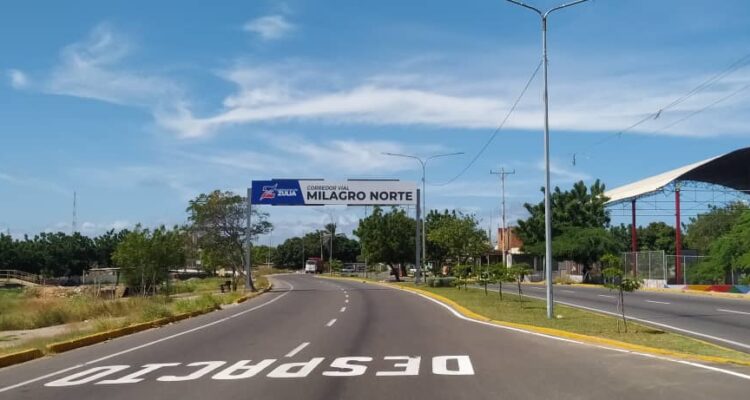 Gobierno Regional entregó proyecto de recuperación vial en la avenida Milagro Norte de Maracaibo 1 WhatsApp Image 2024 12 16 at 12.22.42 PM