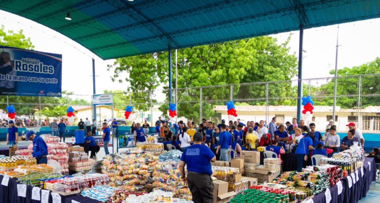 Gobernación del Zulia desplegará Feria de la Hallaca este martes 17 de diciembre 1 WhatsApp Image 2024 12 16 at 3.14.32 PM