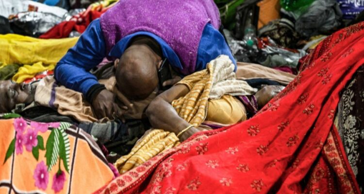 Al menos 15 muertos en estampida en el festival hindú de Kumbh Mela 1 Estampida