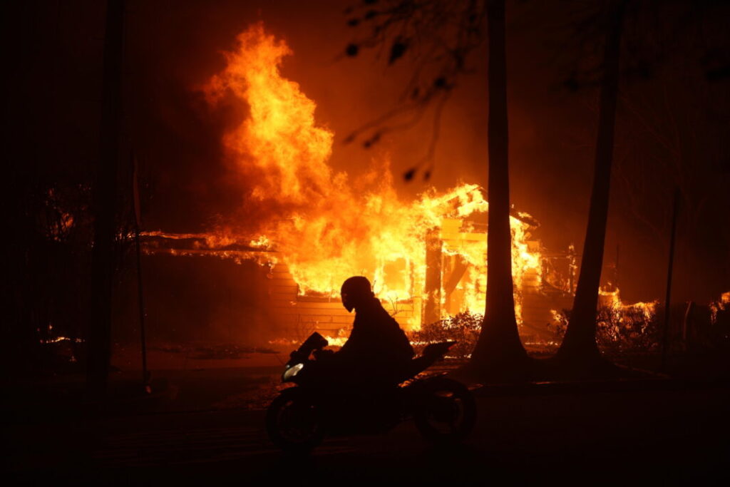 Dos muertos en uno de los incendios en Los Ángeles 2 Incendio