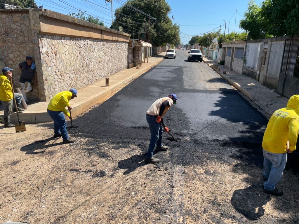 Gobernación del Zulia promueve mejoras viales en el sector San Miguel de Maracaibo 2 WhatsApp Image 2025 01 29 at 1.34.04 PM 1