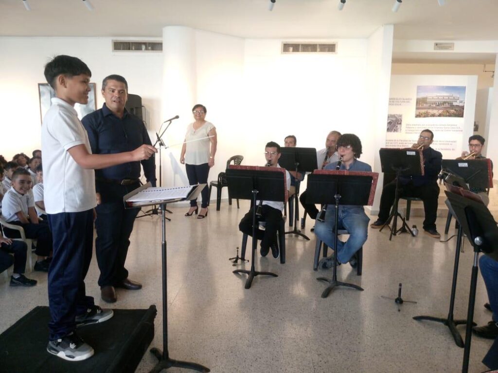 Gobernación del Zulia celebró la zulianidad en la Secretaría de Cultura con un concierto pedagógico de la Banda Simón Bolívar 2 WhatsApp Image 2025 01 30 at 10.46.32 AM