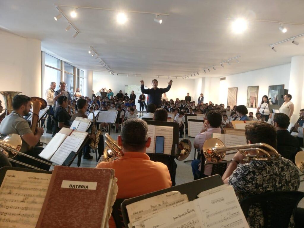 Gobernación del Zulia celebró la zulianidad en la Secretaría de Cultura con un concierto pedagógico de la Banda Simón Bolívar 4 WhatsApp Image 2025 01 30 at 10.46.32 AM 2