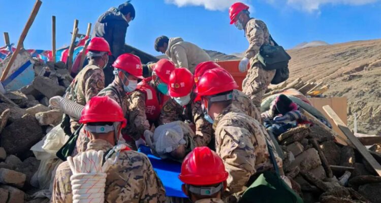 China intensificó rescate tras el sismo que deja al menos 126 muertos en el Tíbet 1 Tibet