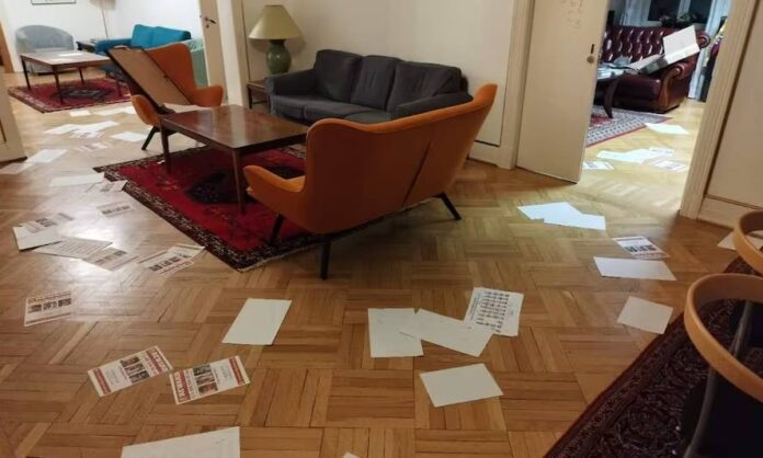 Gobierno denunció que sede diplomática en Noruega fue vandalizada 2 oficina noruega 1 696x418 1