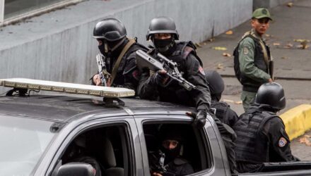 Policía