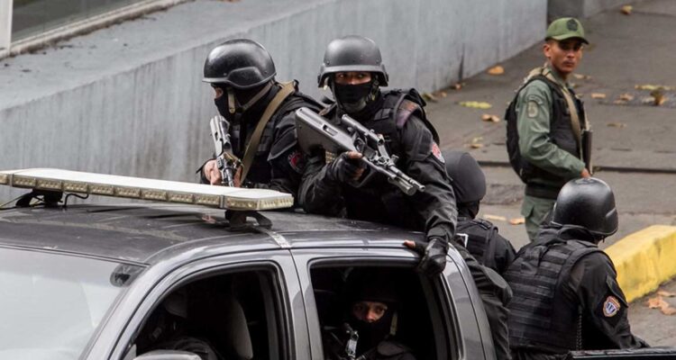 Presidente Maduro anunció la captura de 7 mercenarios extranjeros 1 Policía