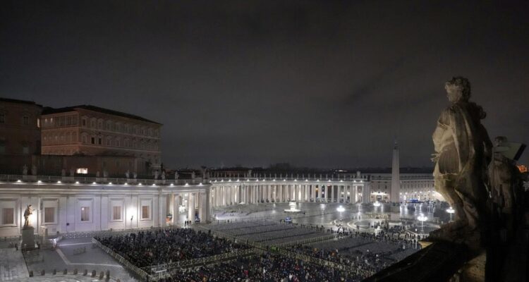El papa Francisco ha dormido bien y su estado mejora, según el Vaticano 1 Vaticano
