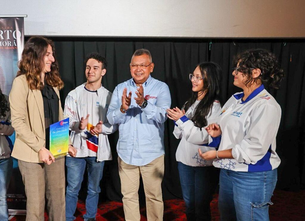 Enaltecen al científico zuliano Dr. Humberto Fernández Morán con la película «Ciencia para la Vida» 3 PHOTO 2025 02 21 19 05 56
