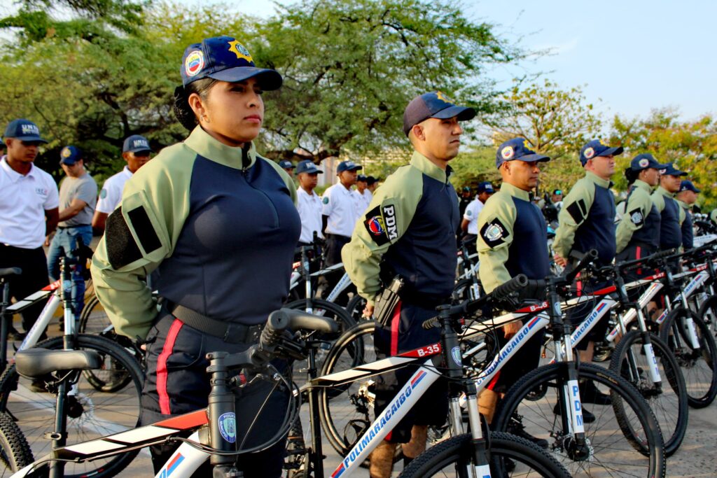 Funcionario de Polimaracaibo recibieron dotación especial de equipos 5 PHOTO 2025 02 27 11 37 25 2