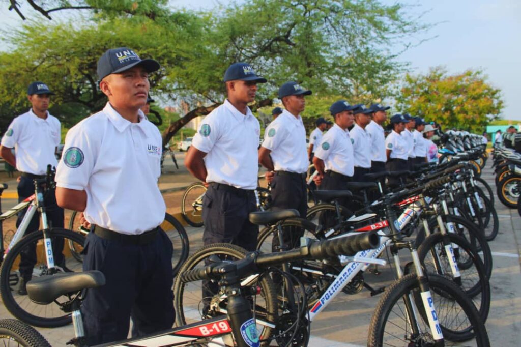 Funcionario de Polimaracaibo recibieron dotación especial de equipos 4 PHOTO 2025 02 27 11 37 26