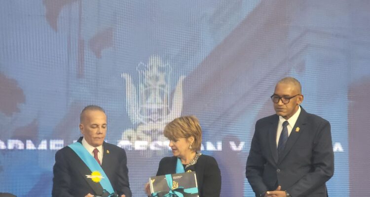 Gobernador Manuel Rosales presentó ante el parlamento zuliano su informe de gestión y cuenta 2024 1 Clezulia