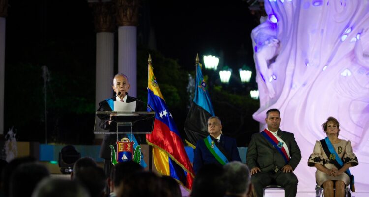 Gobernador Rosales celebró la Zulianidad con imponente acto en el Monumento de la Virgen 1 Rosales