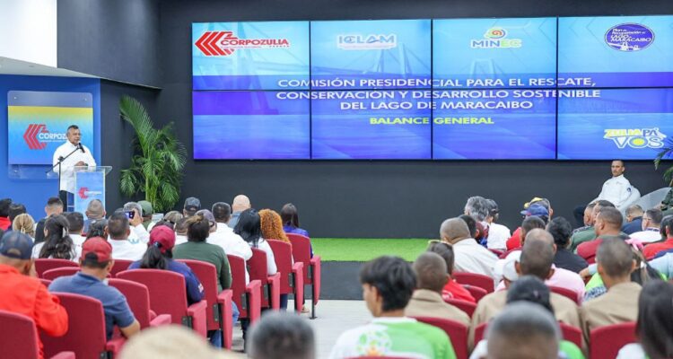 Néstor Reverol: Más de 320 mil toneladas de desechos han sido recolectados en el Lago de Maracaibo 1 Reverol