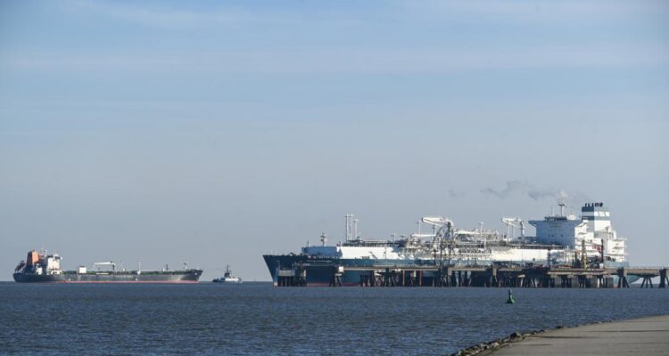 el petrolero ruso hoegh esperanza con 40 000 toneladas de diesel viaja desde rusia