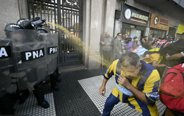 Gas en protesta en Argentina