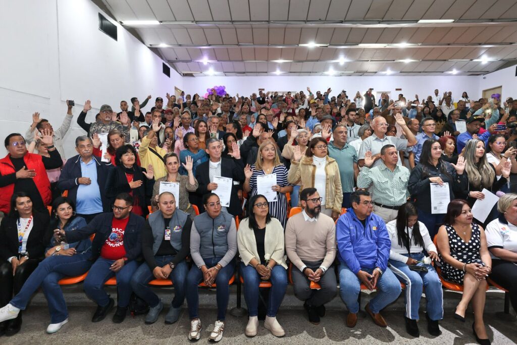 Juramentacion y acreditacion de juezas y jueces de Paz Comunal 17