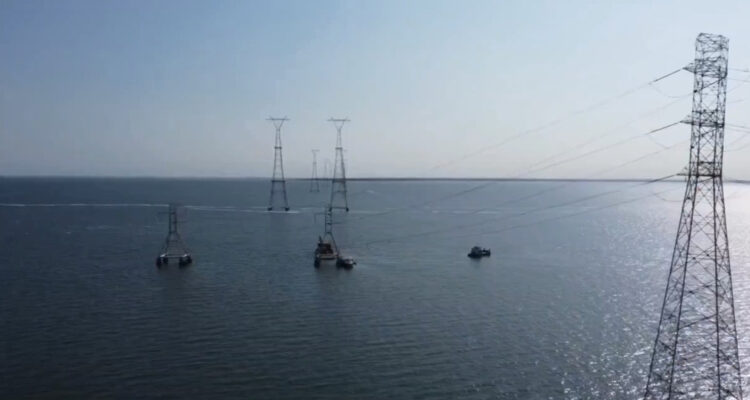 Barcaza Cristy Bay