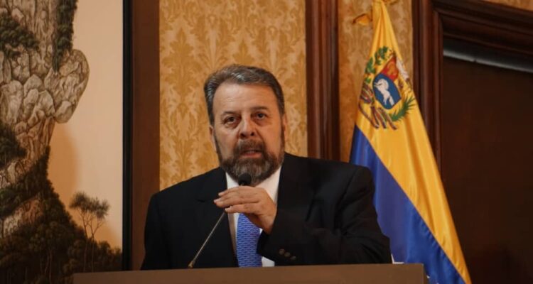 Timoteo Zambrano ve «difícil» celebrar los comicios el #25May por problemas técnicos 1 Timoteo-Zambrano