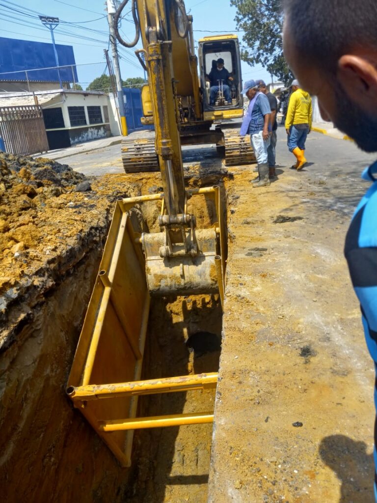 Casi 159 mil habitantes se beneficiarán con la reparación del colector en el barrio Guaicaipuro de Maracaibo 4 WhatsApp Image 2025 03 26 at 11.03.14 AM