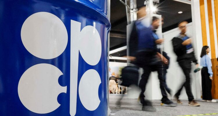 OPEP redujo este lunes sus previsiones sobre la demanda global de crudo
