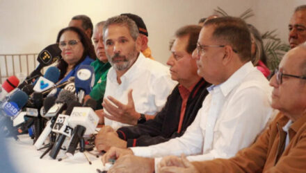 Voluntarios para la reelección de Rosales