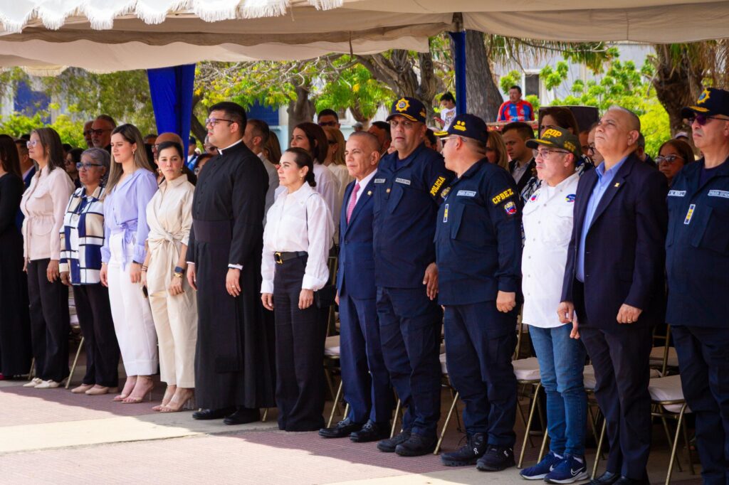 Gobernador Rosales entregó 30 nuevas patrullas para reforzar la seguridad en el Zulia 2 WhatsApp Image 2025 04 11 at 11.00.25 AM
