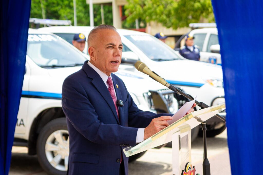Gobernador Rosales entregó 30 nuevas patrullas para reforzar la seguridad en el Zulia 4 WhatsApp Image 2025 04 11 at 11.00.27 AM