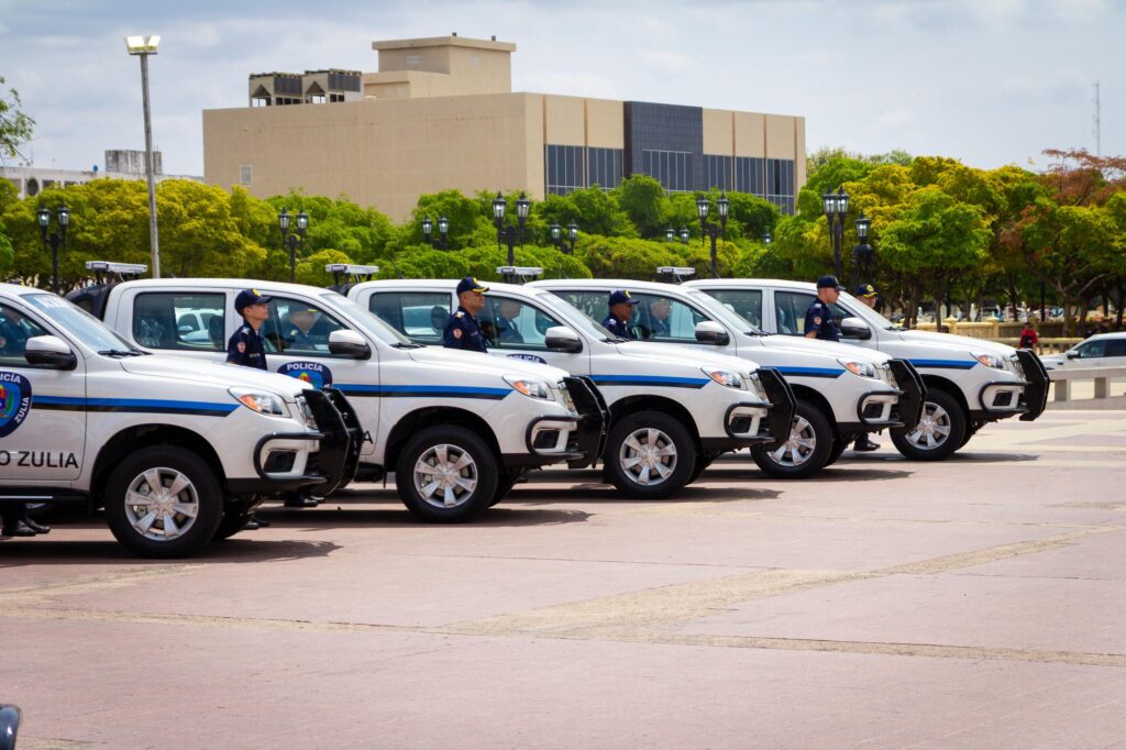 Gobernador Rosales entregó 30 nuevas patrullas para reforzar la seguridad en el Zulia 7 WhatsApp Image 2025 04 11 at 11.00.32 AM