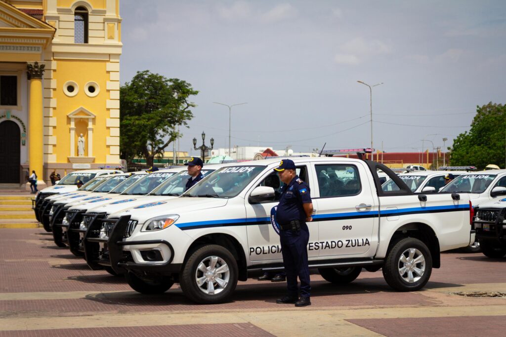Gobernador Rosales entregó 30 nuevas patrullas para reforzar la seguridad en el Zulia 5 WhatsApp Image 2025 04 11 at 11.00.33 AM 2