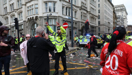 Atropello a fanaticos de Liverpool