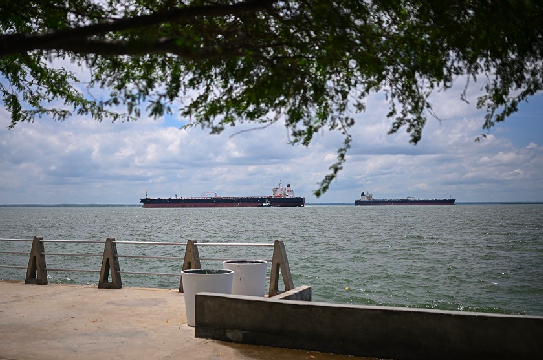 Siete tanqueros esperan en fila en Lago de Maracaibo para cargar petróleo 2 Captura de pantalla 2025 05 10 a las 8.05.42 a. m