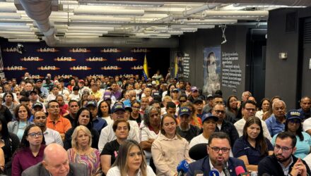Ecarri a Jorge Rodriguez Preparate los diputados del Lapiz no nos calaremos atropellos