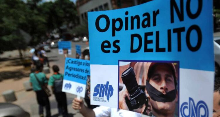 Espacio Público: En julio se registraron 18 violaciones a la libertad de expresión en Venezuela 1 Periodismo