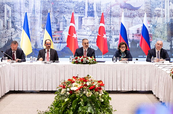 Termina el primer encuentro entre Rusia y Ucrania en Turquia