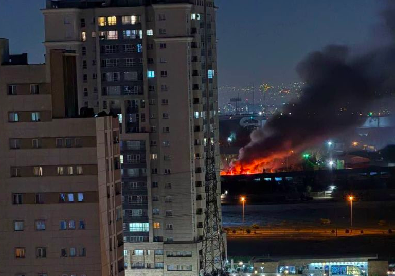Israel bombardeó Irán: Instalaciones nucleares, el alto mando militar y científicos fueron los blancos. ACTUALIZADA: Misiles iraníes alcanzan Israel 4 Captura de pantalla 2025 06 13 a las 8.50.18 a. m