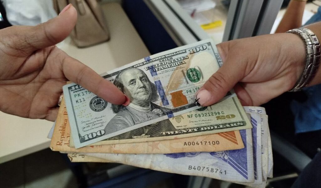 CEPAL confirmó que Venezuela lidera crecimiento económico de la región 2 Dólar