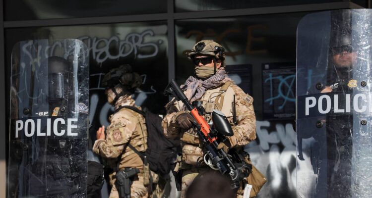 Hay más tropas estadounidenses en Los Ángeles que en Irak y Siria 1 Los Ángeles