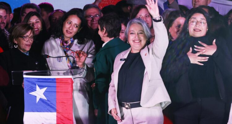 La comunista Jeannette Jara será la candidata presidencial de la izquierda en Chile 1 Jara