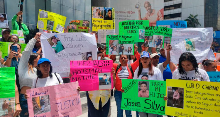 migrantesjpg 39356 Familiares