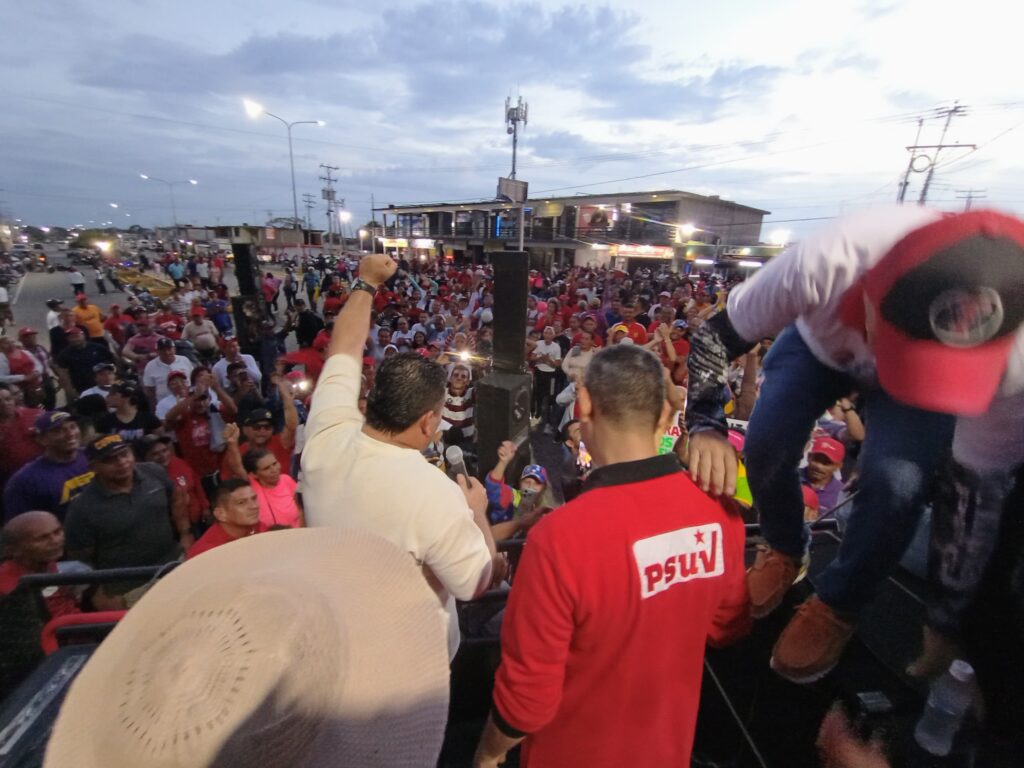 Baralt: Samuel Contreras culminó su campaña con una multitudinaria marcha en Mene Grande 2 1001620867