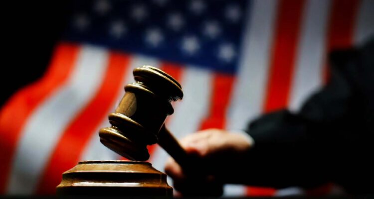 Un juez federal bloqueó la orden de Trump de eliminar la nacionalidad por nacimiento 1 Ciudadanía