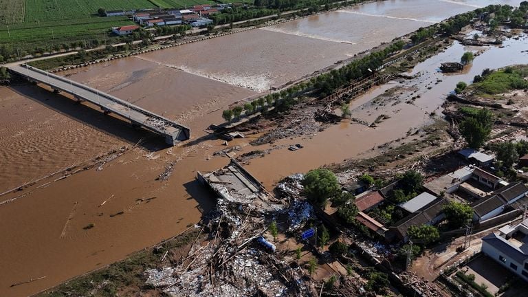Ocho muertos y 18 desaparecidos por fuertes lluvias en China 2 LLuvias en China 6