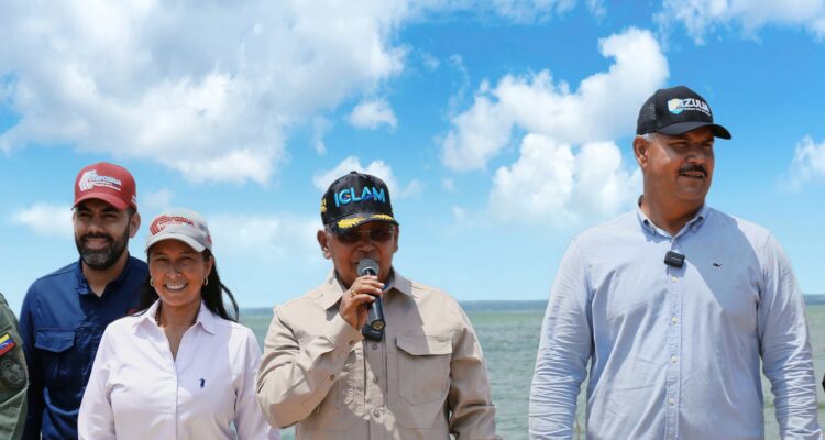 Plan Maestro para el Rescate del Lago de Maracaibo sensibilizó a población sobre su preservación para las generaciones presentes y futuras 1 Lago