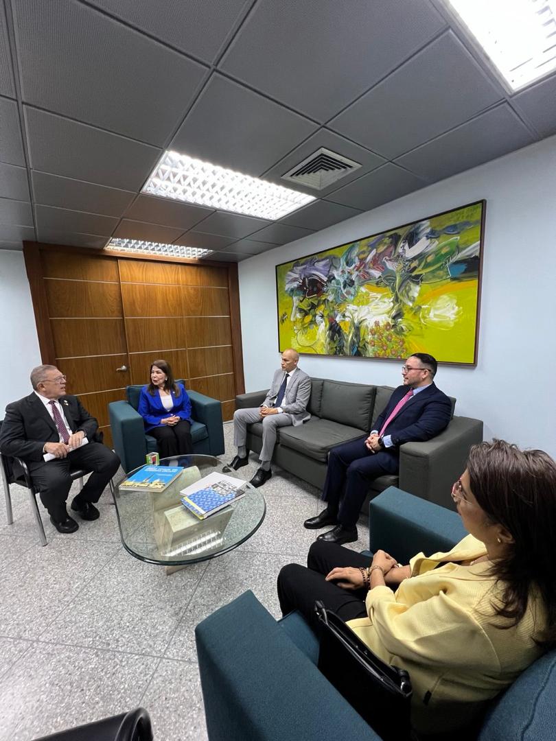 Sistema de Salud Madre Rafols y LUZ firman convenio de cooperación en materia de investigación, docencia, y asistencia comunitaria 3 PHOTO 2025 07 30 18 09 02 2