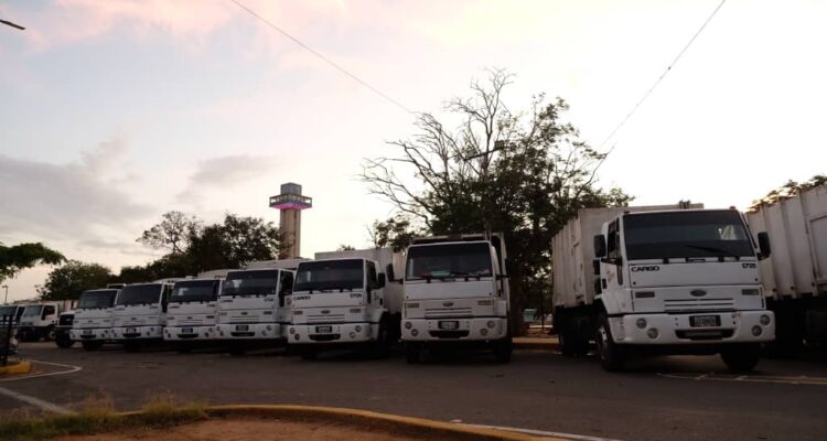 ¡La esperanza ya se hace realidad! Comenzaron a llegar camiones recolectores, y con mas de 2.000 salserines y 6.000 contenedores arrancan con el plan de recolección de basura anunció Di Martino 1 basura